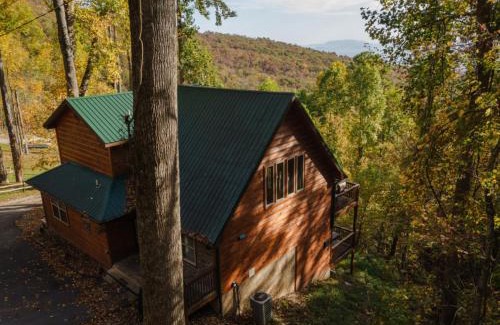 Sevierville Chalet De Esquí | Serene Mountain Retreat by Ghosal Luxury Lodging
