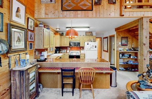 Almont Cabina | Serene mountainside cabin, with washer/dryer - near skiing