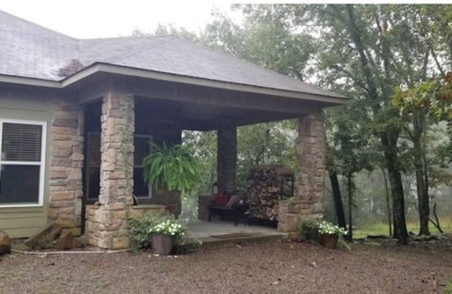 Morrilton Casa | Serene Mountaintop Retreat