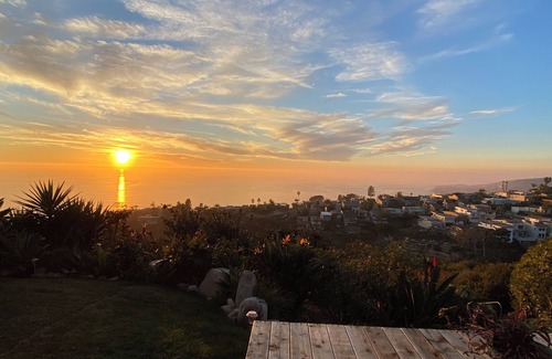 Arch Beach Heights Casa | Serene Oasis: Modern Home with Ocean Views, Garden, and Upscale Design Touches