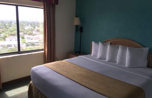 Seabreeze Park Hotel | Serene Oceanfront Escape | Private Balcony w/ Breathtaking Views of the Ocean