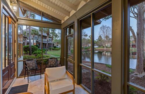 Sandestin Casa | Serene Pondfront Stay w View Pool Access Walk to Baytowne Wharf