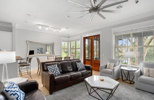 Sandestin Casa | Serene Pondfront Stay w View Pool Access Walk to Baytowne Wharf