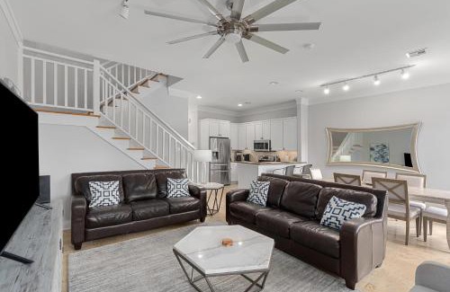 Sandestin Casa | Serene Pondfront Stay w View Pool Access Walk to Baytowne Wharf