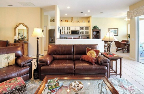 Sarasota Casa | Serene pool home in the exclusive Heritage Oaks Golf & Country Club - Oak Water Escape