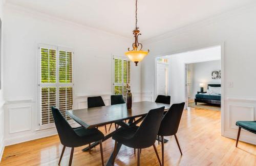 Conyers Casa | Serene Poolside Oasis 5 BR Office Luxe Amenities