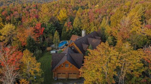 Fiddler Lake Resort Chalet De Esquí | Serene Private Escape, Pool, Hot Tub, Sauna, Views