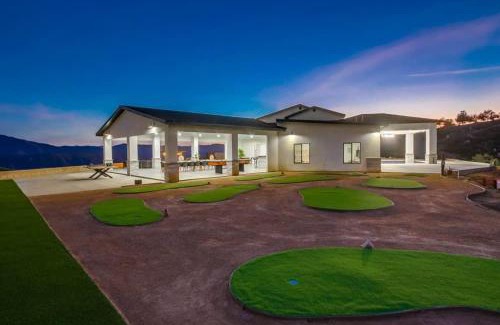 El Cajon Casa | Serene Resort-Style Escape - Perfect for Families