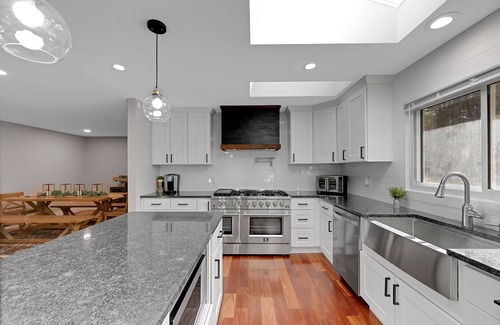 Waushara County Casa | Serene Retreat at Fish Lake: Where Tranquility Meets Luxury! SAND BOTTOM