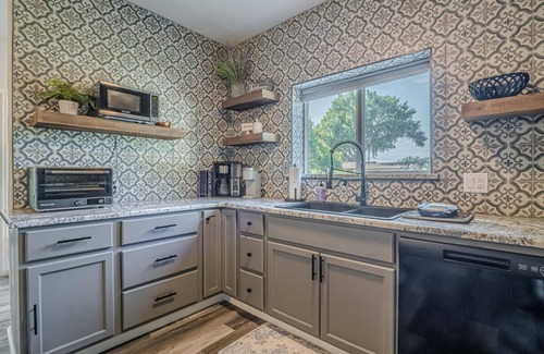 Fruita Casa | Serene Retreat: Darts, Pool Table & Hot Tub!