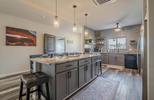 Fruita Casa | Serene Retreat: Darts, Pool Table & Hot Tub!