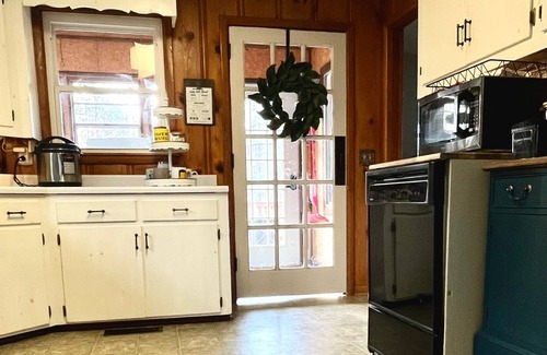 Millerville Casa | Serene Retreat near Cheaha State Park ~ Mountain Views ~ Pet-Friendly