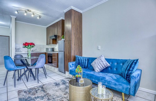 Lone Hill Apartamento | Serene Retreat on Sunset Boulevard
