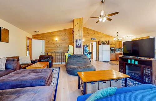 Shingletown Casa | Serene retreat w/2 kitchens, 2 living rooms, huge deck+ hot tub-creekfront view