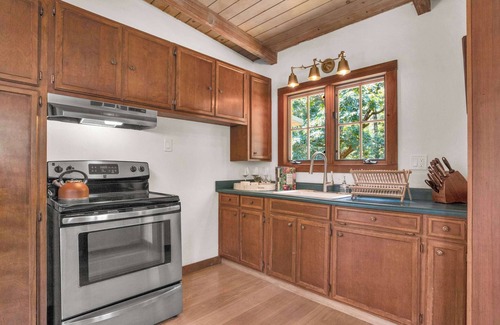 Hacienda Casa | Serene Retreat with Hot Tub - Fire Pit - Deck