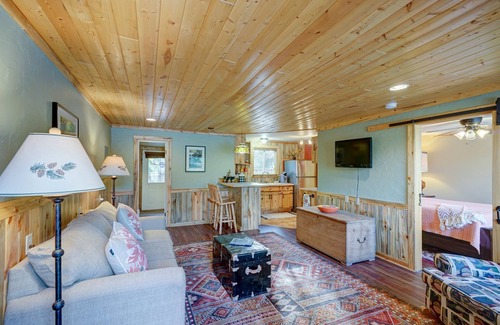 Howard Apartamento | Serene River Place Retreat Unit 2, 1-bedroom condo nestled along the river in Howard, CO.