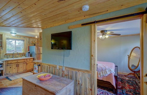 Howard Apartamento | Serene River Place Retreat Unit 2, 1-bedroom condo nestled along the river in Howard, CO.