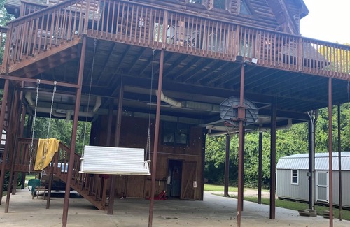 Camden Casa | Serene Riverfront Retreat near Historic Camden Sleeps 9 with RV Hookup, WiFi, AC