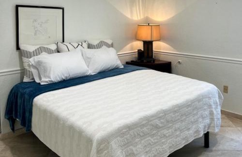 Miramar Casa | Serene Room in Miramar's High-End Estate