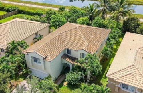 Miramar Casa | Serene Room in Miramar's High-End Estate