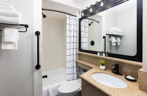 Brookline Hotel | Serene Room Stay in Urban Locale Near Cultural Hotspots!