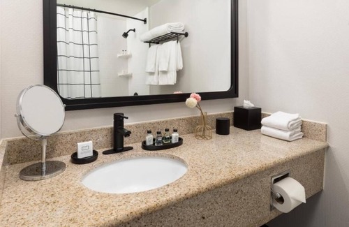Brookline Hotel | Serene Room Stay in Urban Locale Near Cultural Hotspots!