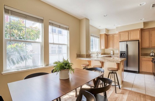 Willow Glen Casa | Serene San Jose 3BR w/ A/C, nr Hiking Trails & Shopping, by Blueground