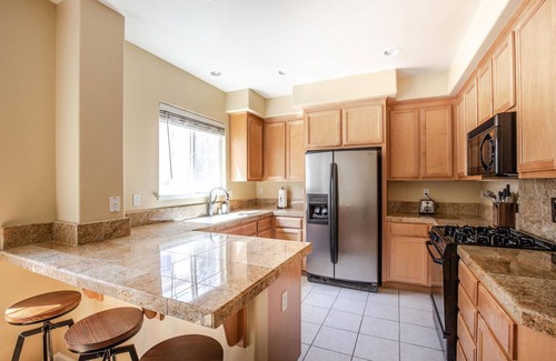 Willow Glen Casa | Serene San Jose 3BR w/ A/C, nr Hiking Trails & Shopping, by Blueground