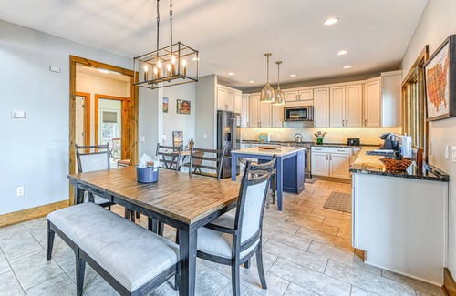 Mineral Casa | Serene & secluded home by the water with deck, patio, game room, kayaks, & dock