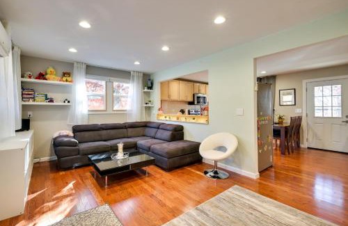 Points Casa | Serene Springfield Retreat on 6 Acres with Hot Tub!