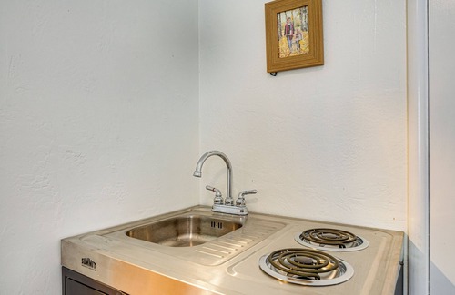 Castro Valley Apartamento | Serene Studio in SF Suburbs: Quiet + Cat Friendly!