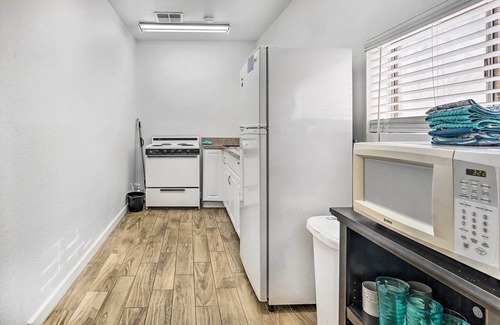 Townsite Apartamento | Serene Studio Near Lake Mead, Hiking & Dining