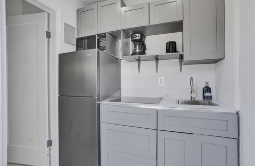 Ives Estates Cama Y Desayuno | Serene Suite Near Aventura