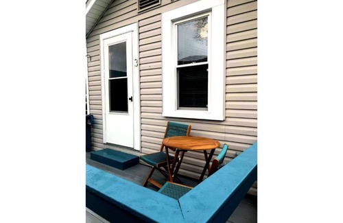 Geneva-on-the-Lake Casa | Serene Suite right off GOTL Strip! Sleeps 2!