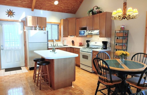 Montello Casa | Serene Sunset View Lakehouse Near Cascade Mountain