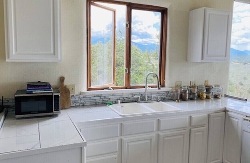 Arroyo Hondo Casa | Serene Taos Ski & Mountain Bike Retreat with Stunning Views — Upper Level