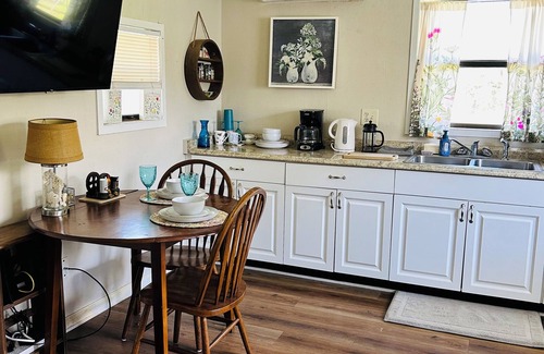 Fish Hawk Casa | Serene Tiny Home on Farm in Lithia Overlooks Green Space