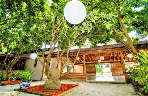 Homestead Casa | Serene Tiny House Retreat in Japanese Garden