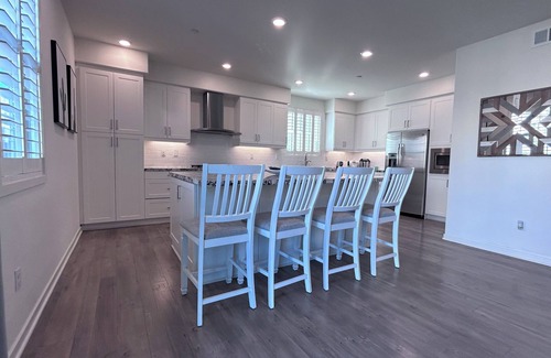 Irvine Casa | Serene Townhome at The Pools / 3b3.5b 3 Balconies with WiFi, AC in lovely Irvine