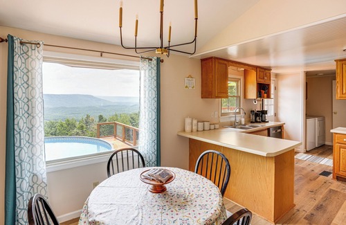 Trenton Casa | Serene Trenton Home w/ Pool & Mountain Views!