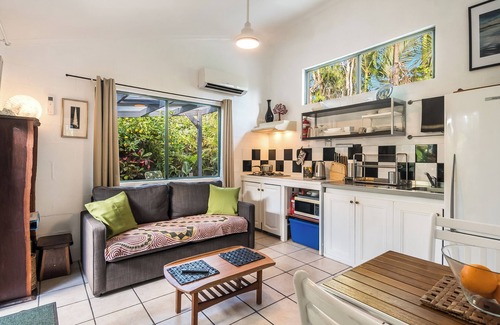 Suffolk Park Apartamento | Serene tropical retreat in Beachside Suffolk Park adjacent to Tallow Beach