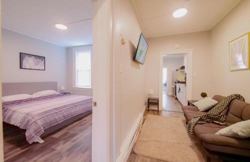The Heights Apartamento | Serene Two-Bedroom Retreat - close to NYC