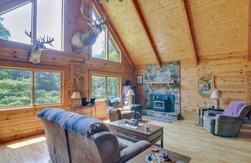 Dailey Casa | Serene Valley Bend Cabin Rental 7 Private Acres!