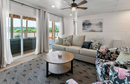Covington Casa | Serene Waterfront Home @ Jackson Lake Escape