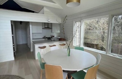 Springs Apartamento | Serene waterfront in protected natural setting