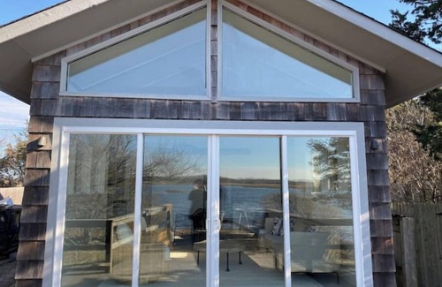 Springs Apartamento | Serene waterfront in protected natural setting