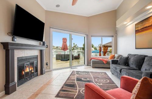 Discovery Bay Casa | Serene Waterside Retreat