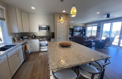 Eastsound Casa | Serene Waterview Retreat/Hot Tub/Private Beach &Tennis Court/ Pet-Friendly