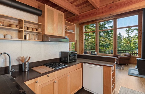 Friday Harbor Casa | Serene Waterview Cabin Near Friday Harbor