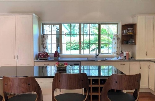 Glenbervie Casa | Lujosa casa moderna con un estilo de vida sereno en Whangarei, con árboles y vis